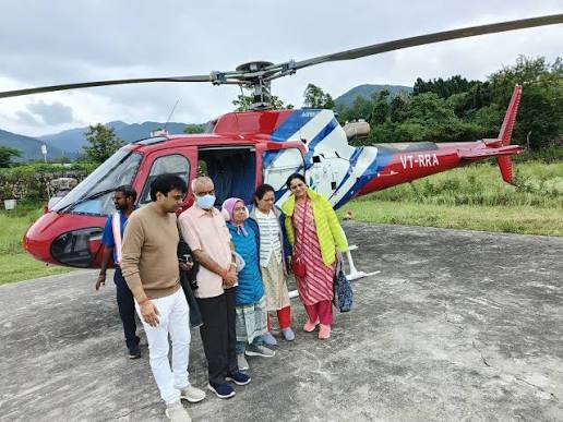 Yatris boarding helicopter